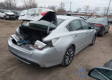 2017 Nissan Altima 2.5 Sv z USA, uszkodzony, nr VIN 1N4AL3AP8HC292053